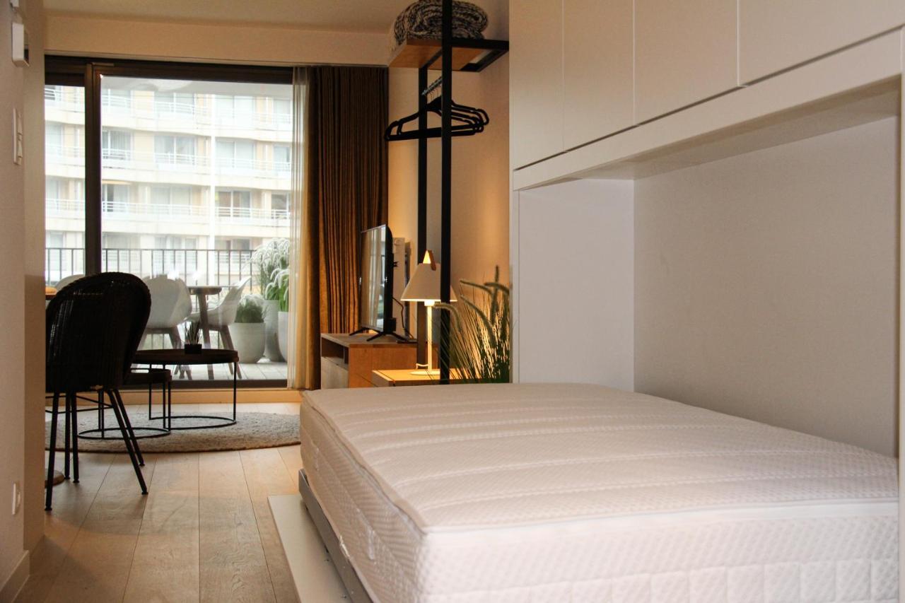 Crystal Residences - Luxurious Seaside Apartments Остенде Екстер'єр фото